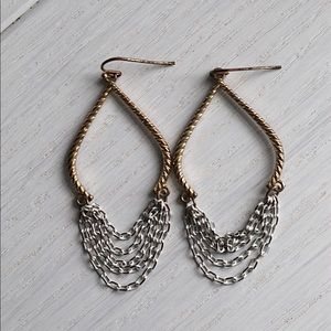 LIKE NEW dangle earrings